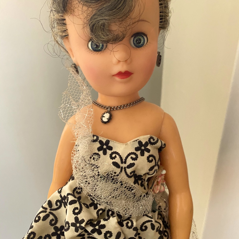 Vintage 1960s Sleepy Eyed Doll